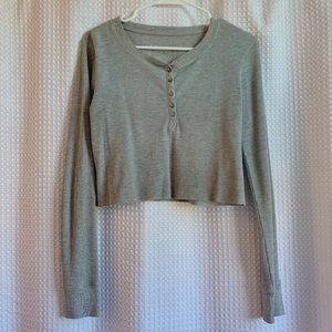 cropped gray longsleeve